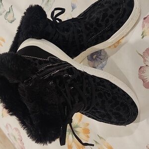 Romika black cheetah sneakers with fur trim and side zipper (Like New)